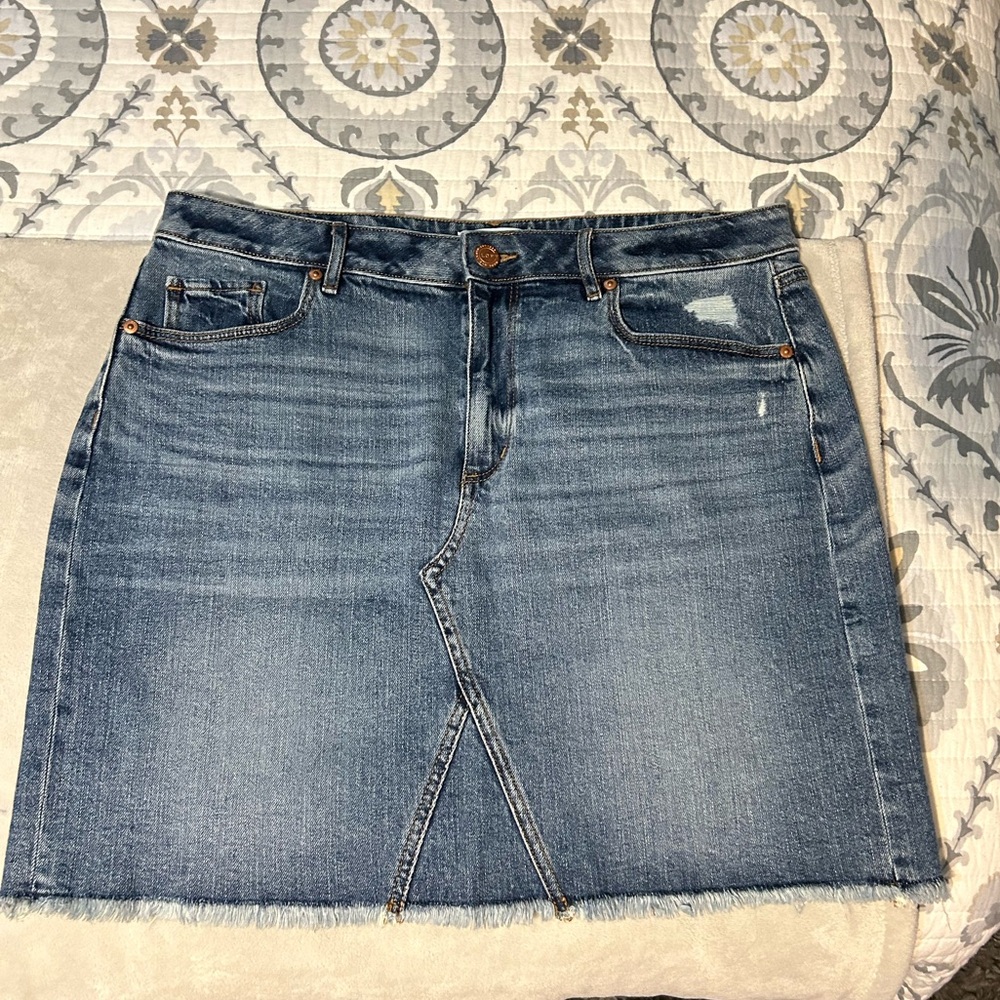 EUC Loft denim skirt